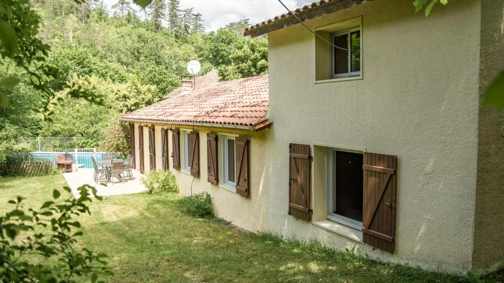 Gite Moulin de lAlbarède-Exterior summer