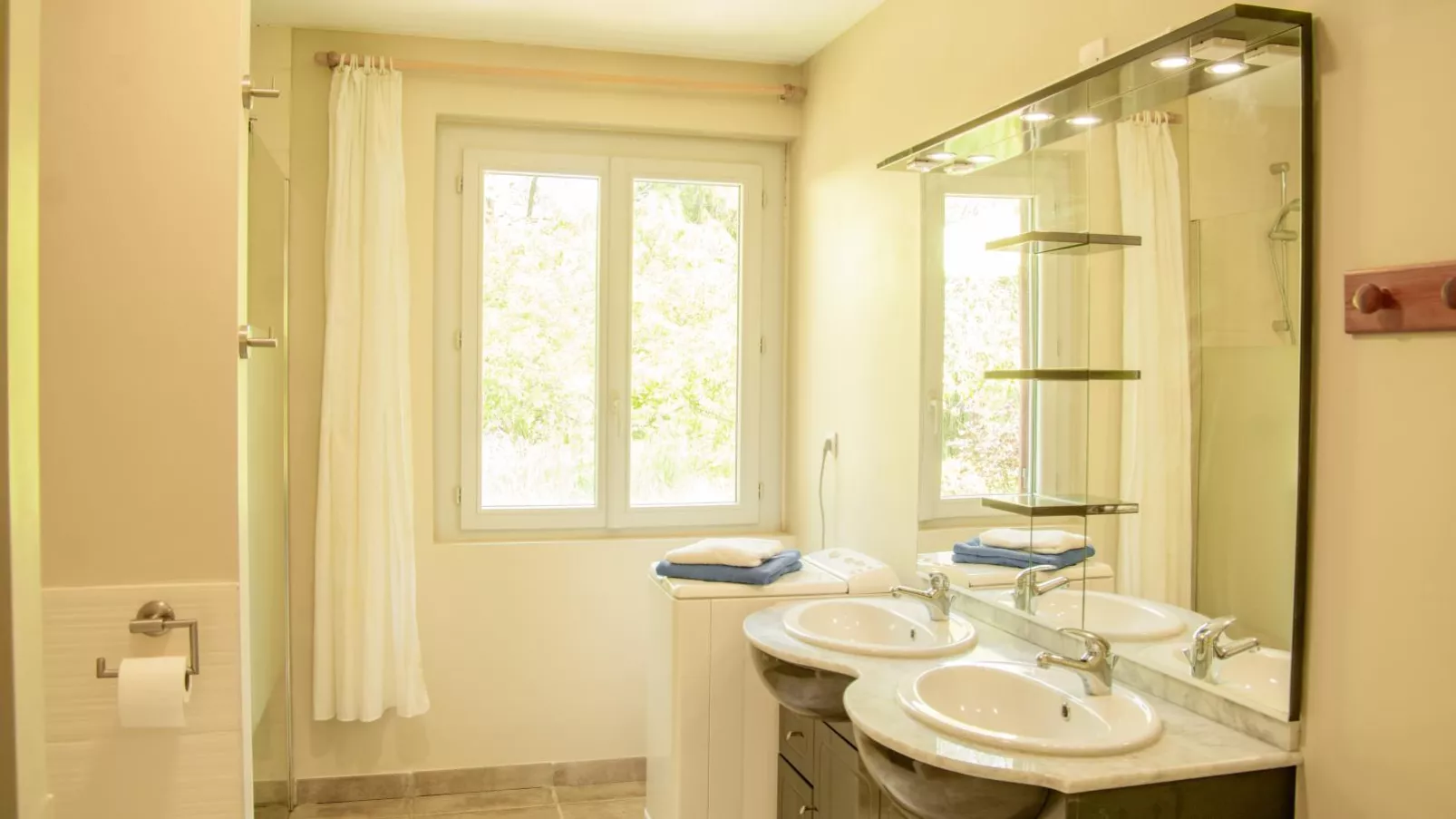 Gite Moulin de lAlbarède-Bathroom