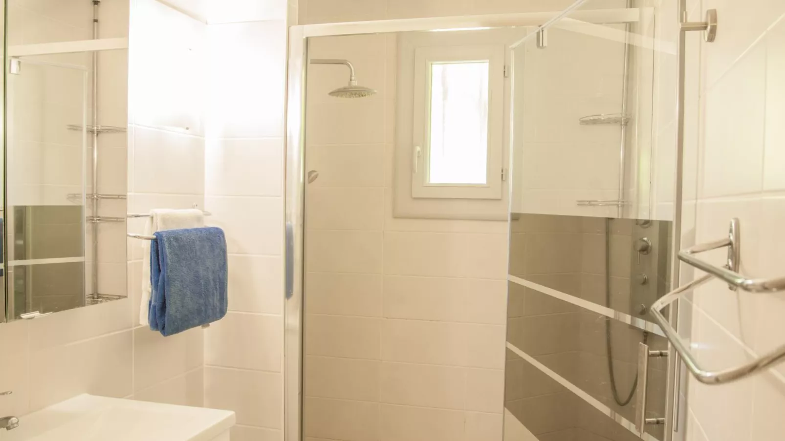 Gite Moulin de lAlbarède-Bathroom