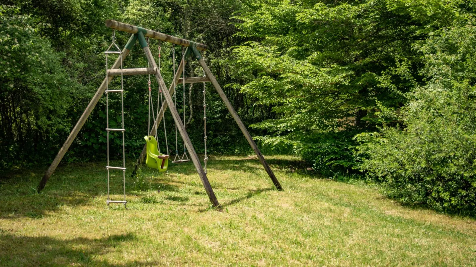 Gite Moulin de lAlbarède-Gardens summer
