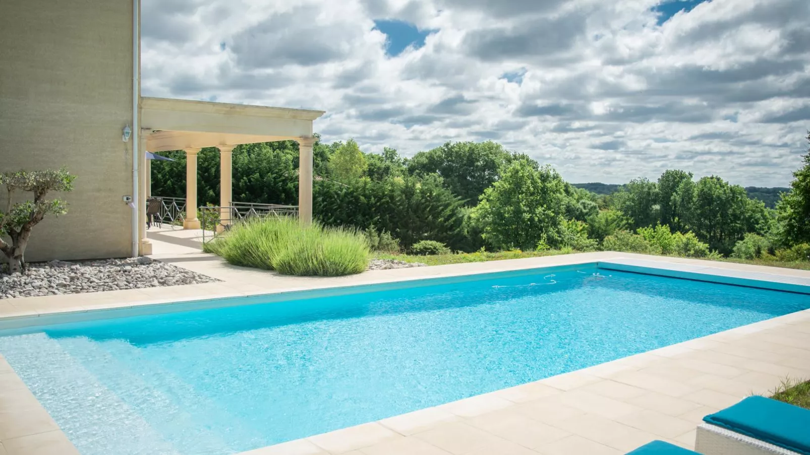 poolofhouse