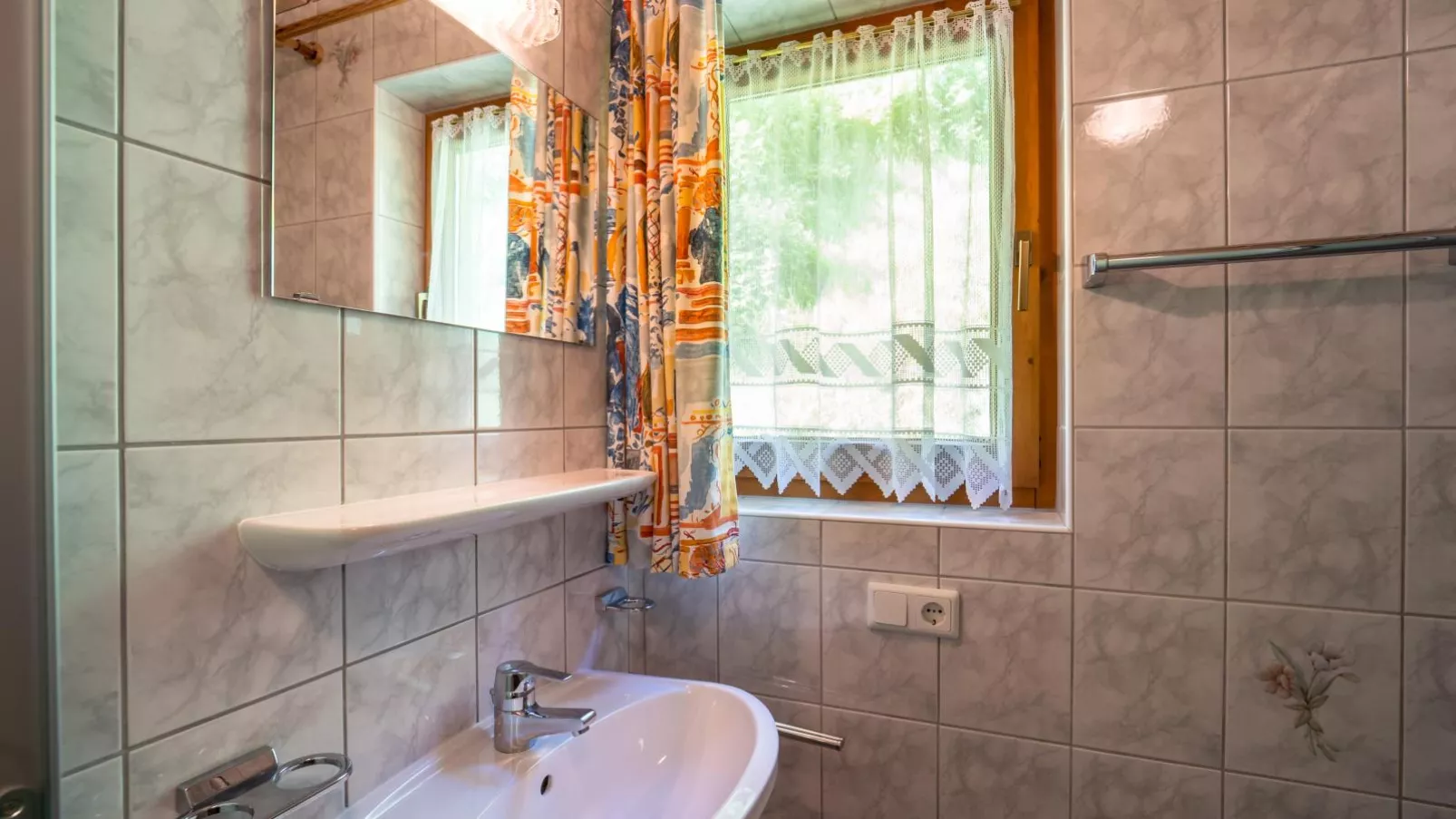 Ferienhaus Almhof-Bathroom