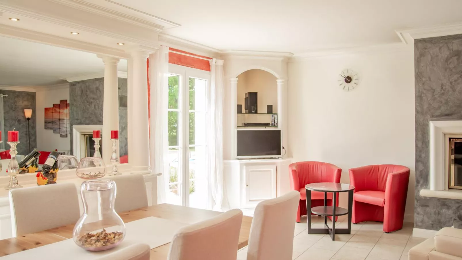 Villa de Montaigu-Dining room