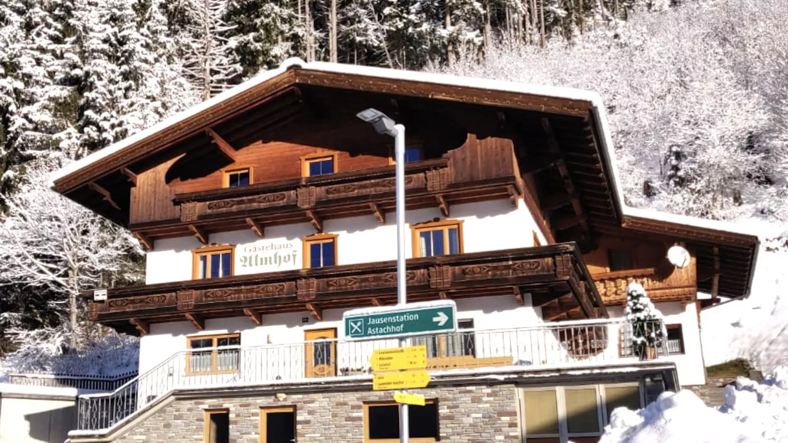 Ferienhaus Almhof-Exterior winter