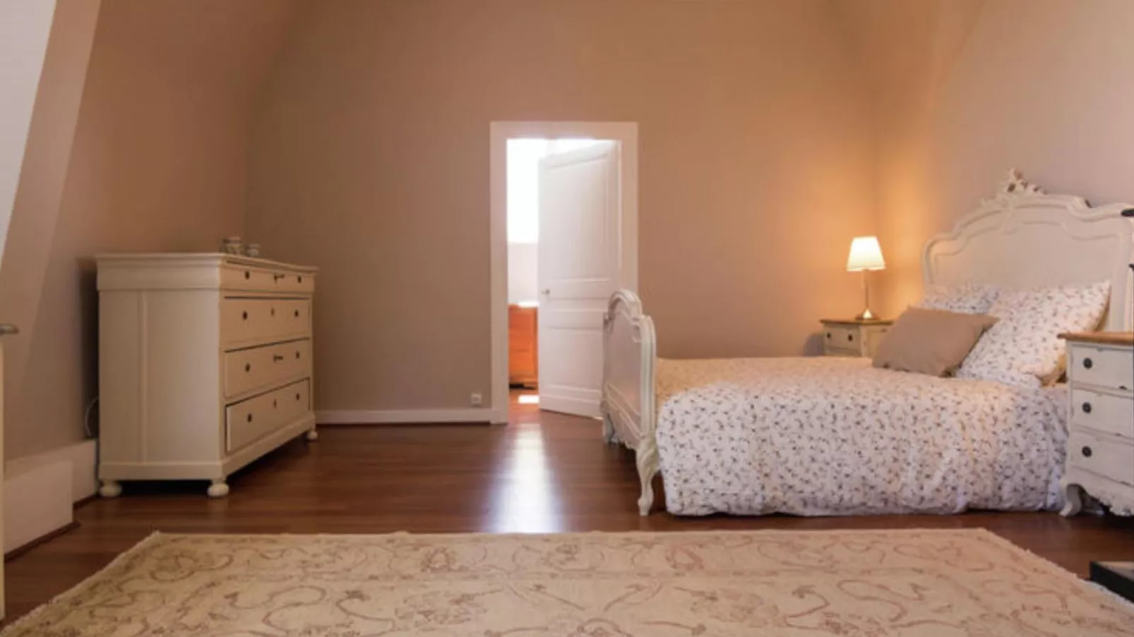 Le Petit Chateau-Bedroom