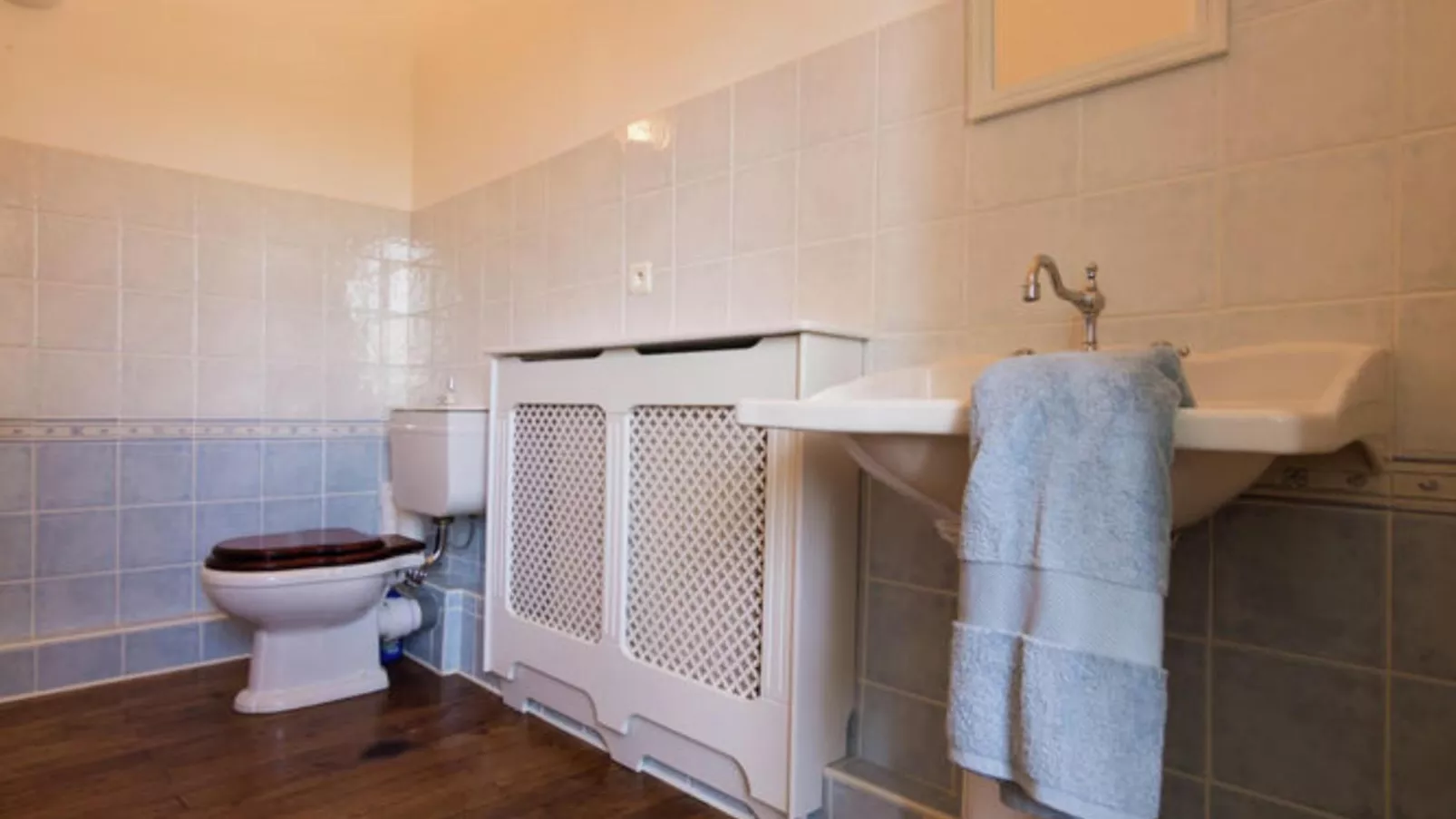 Le Petit Chateau-Bathroom