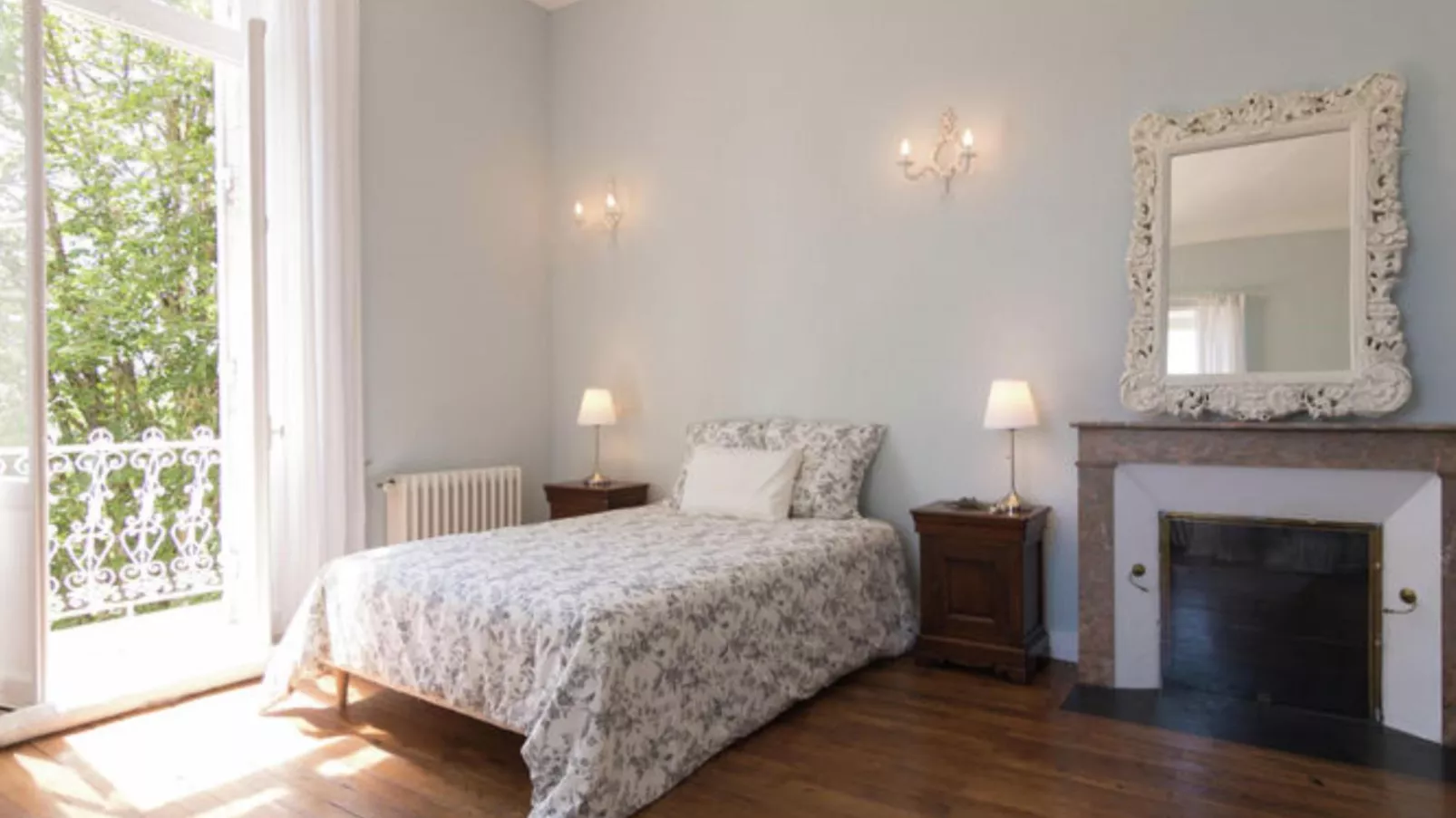 Le Petit Chateau-Bedroom