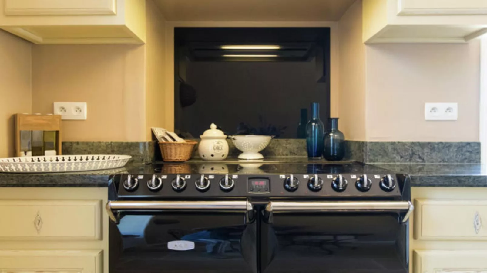 Le Petit Chateau-Kitchen