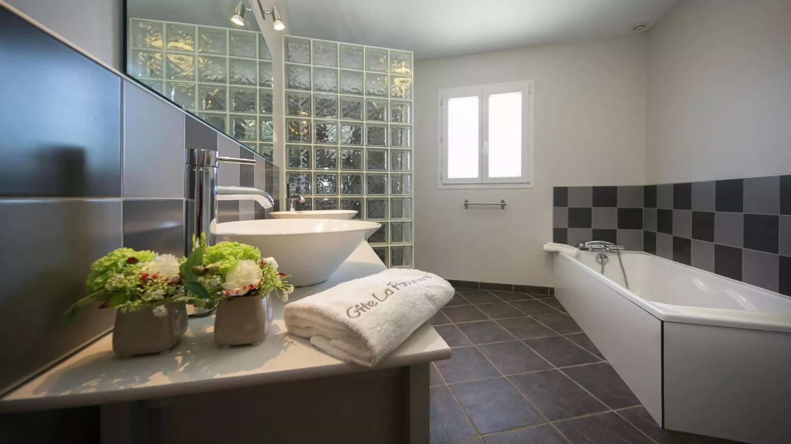 Gite Moderne de Lourdes-Bathroom