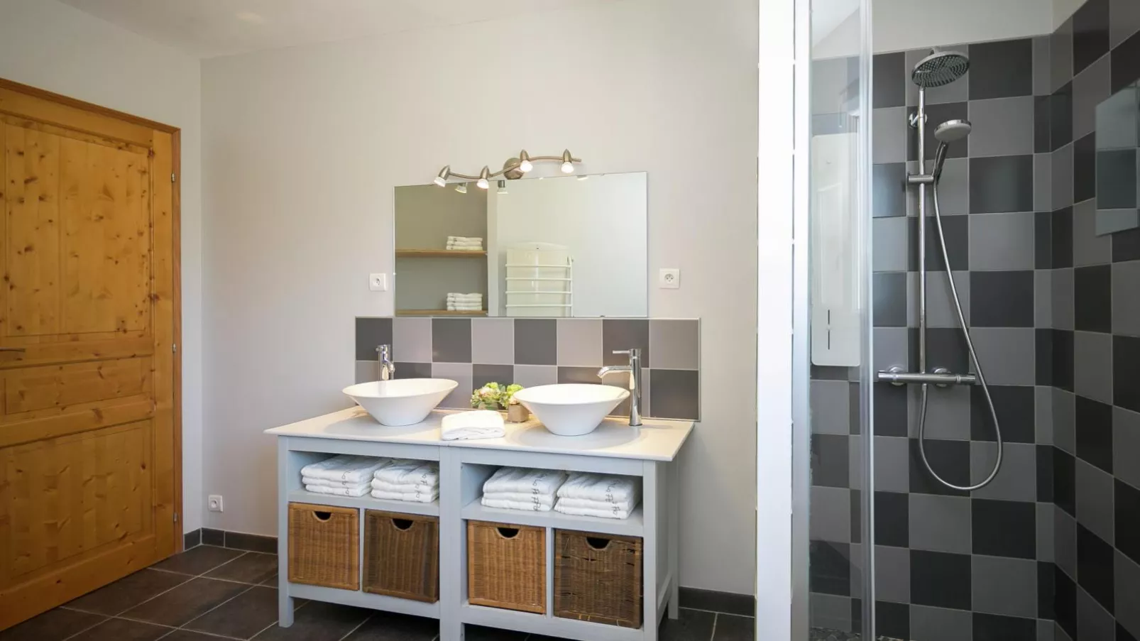 Gite Moderne de Lourdes-Bathroom
