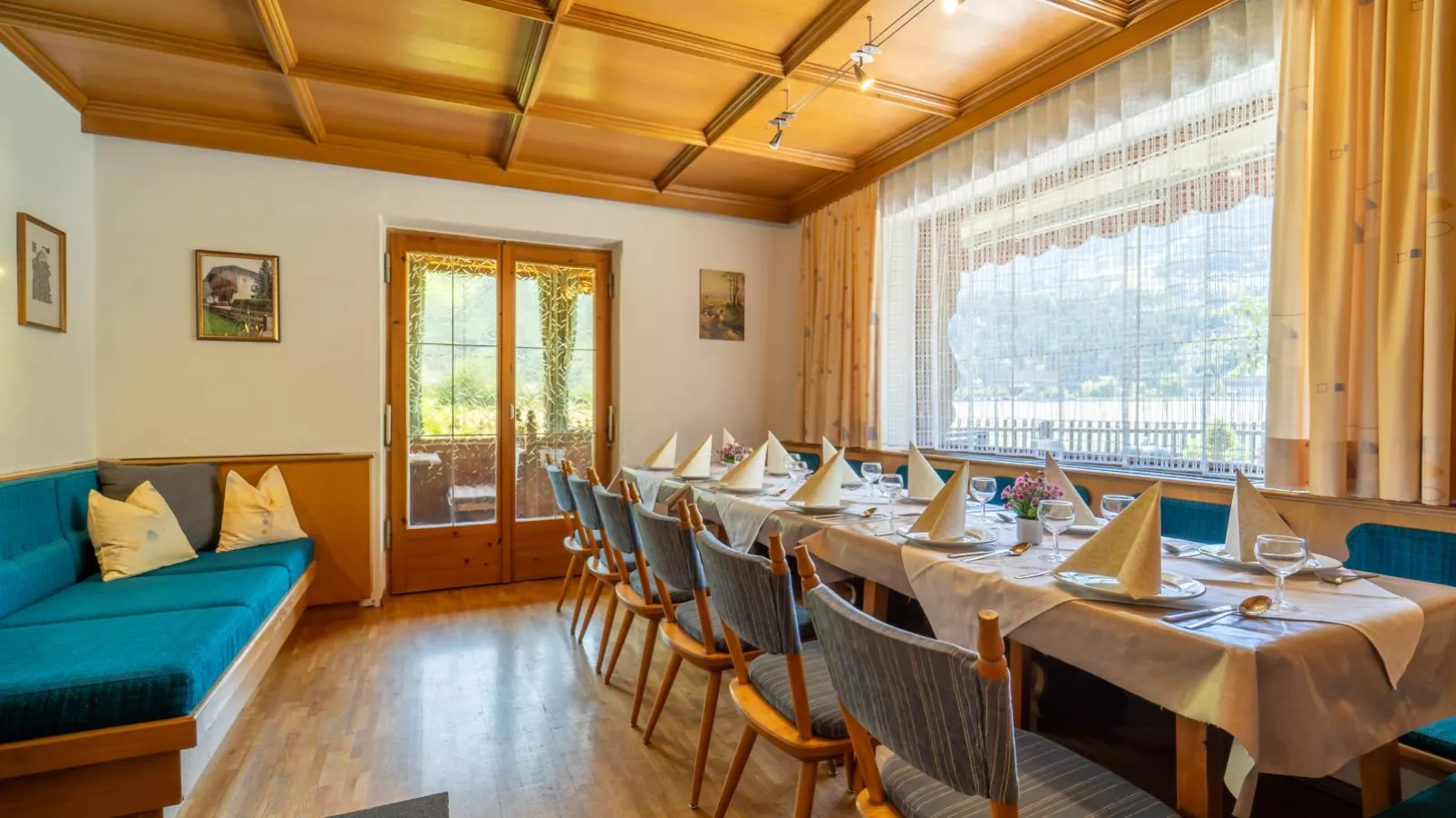 Tiroler Gästehaus-Esszimmer