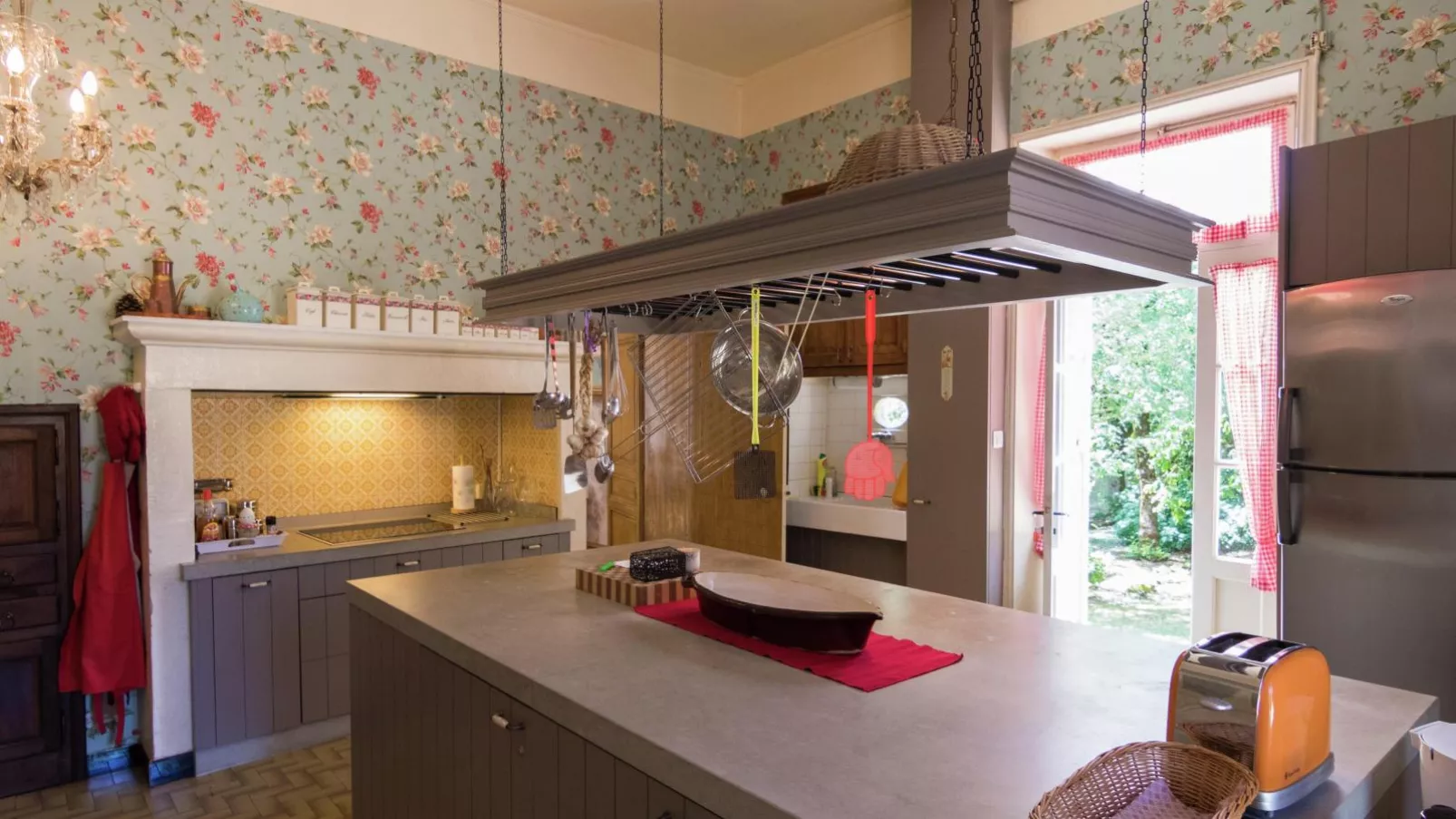 Manoir La Peyrade-Kitchen
