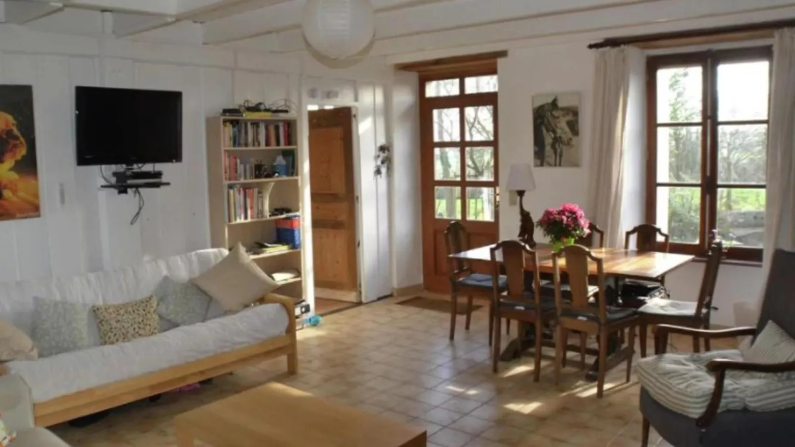 Gite Le Chevalier-Dining room