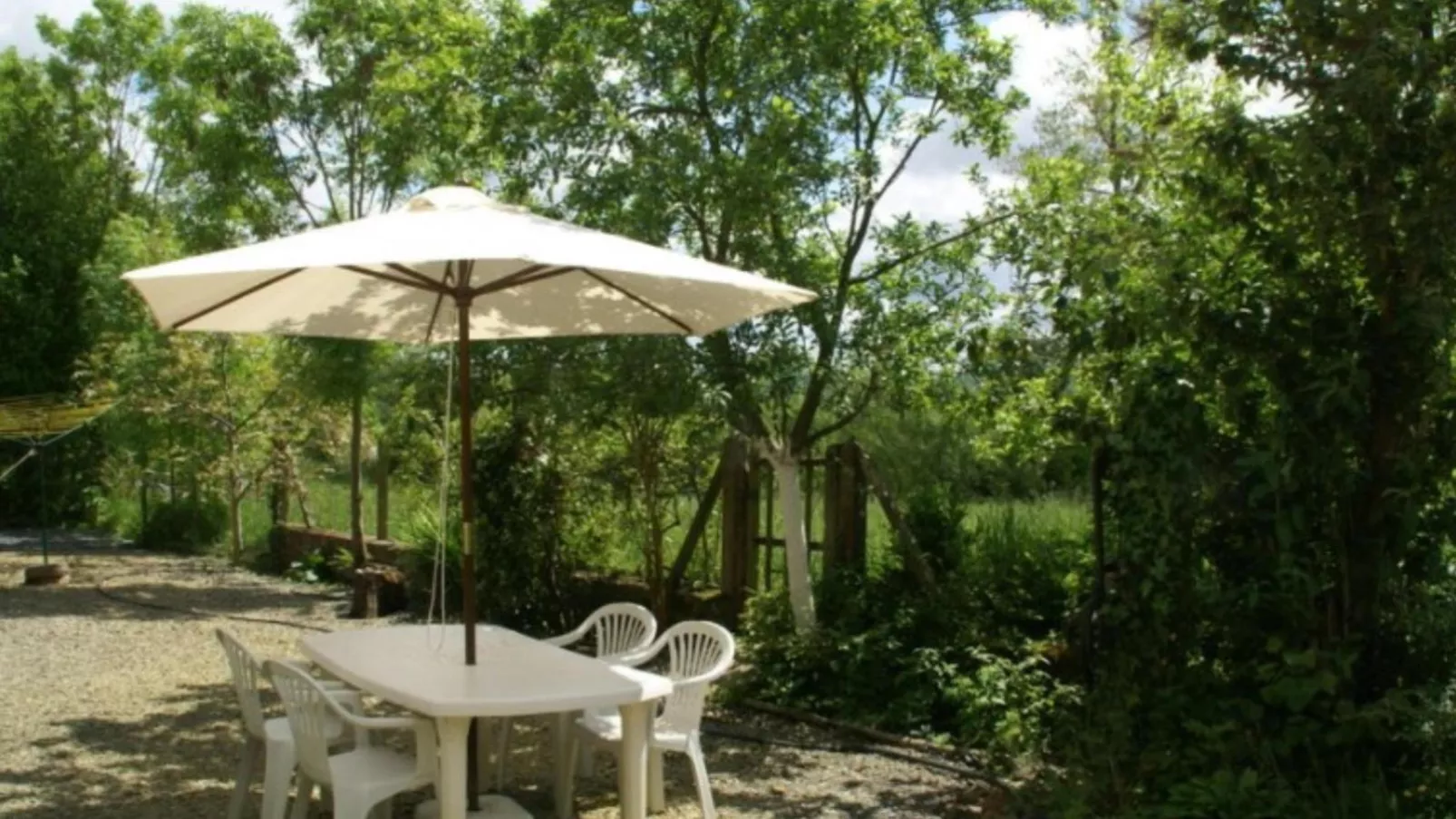 Gite Le Chevalier-Gardens summer