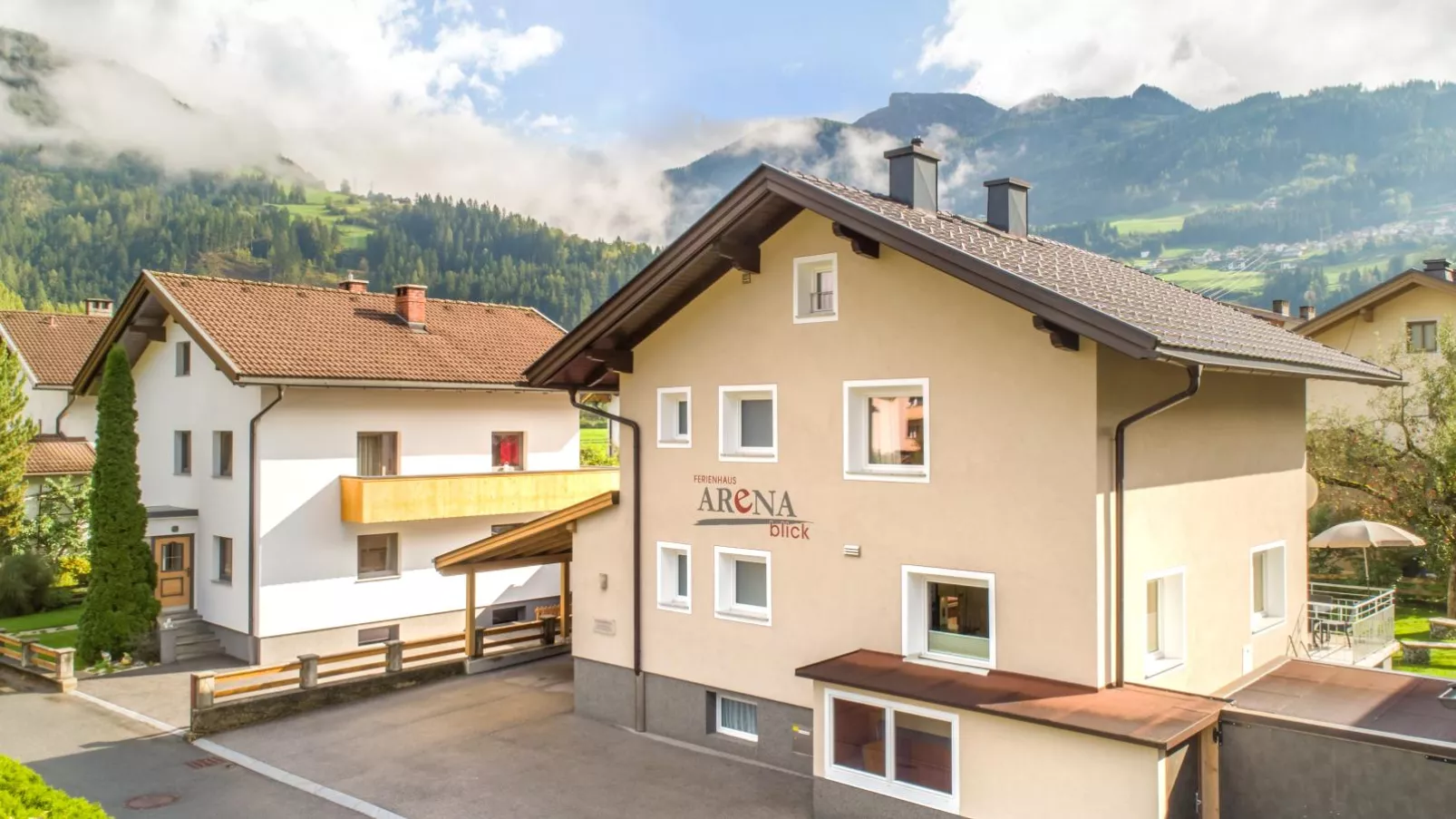 Arenablick-Außenbereich Sommer