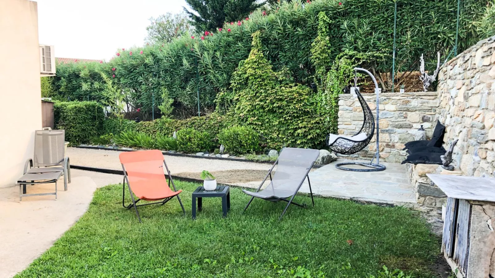 De la Plaine-Gardens summer