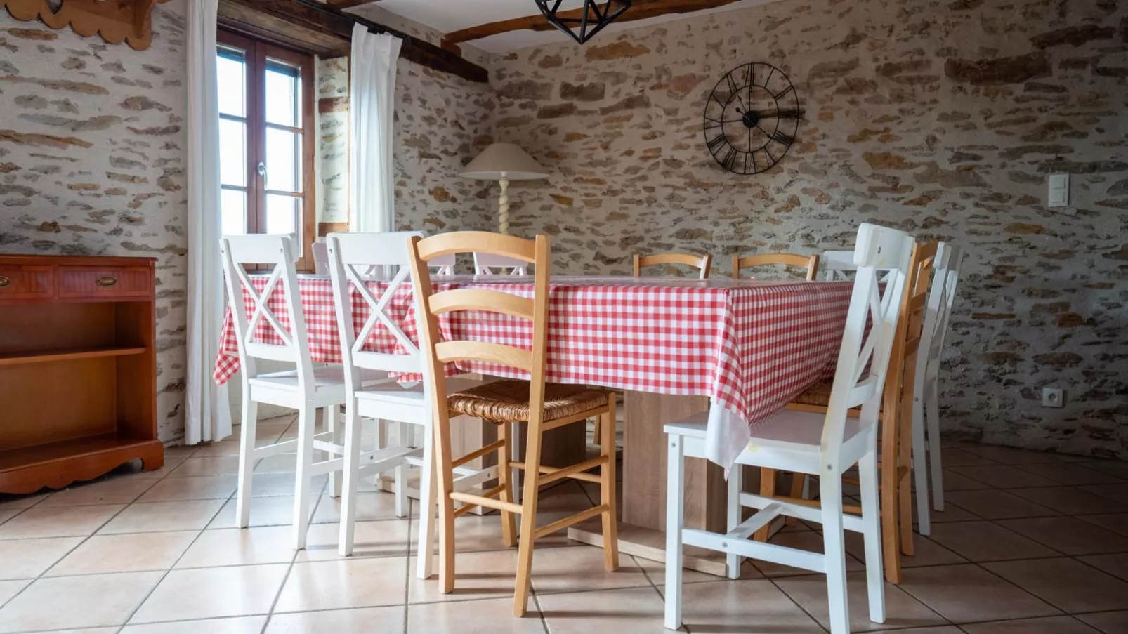 Gite Les Corbieres-Esszimmer