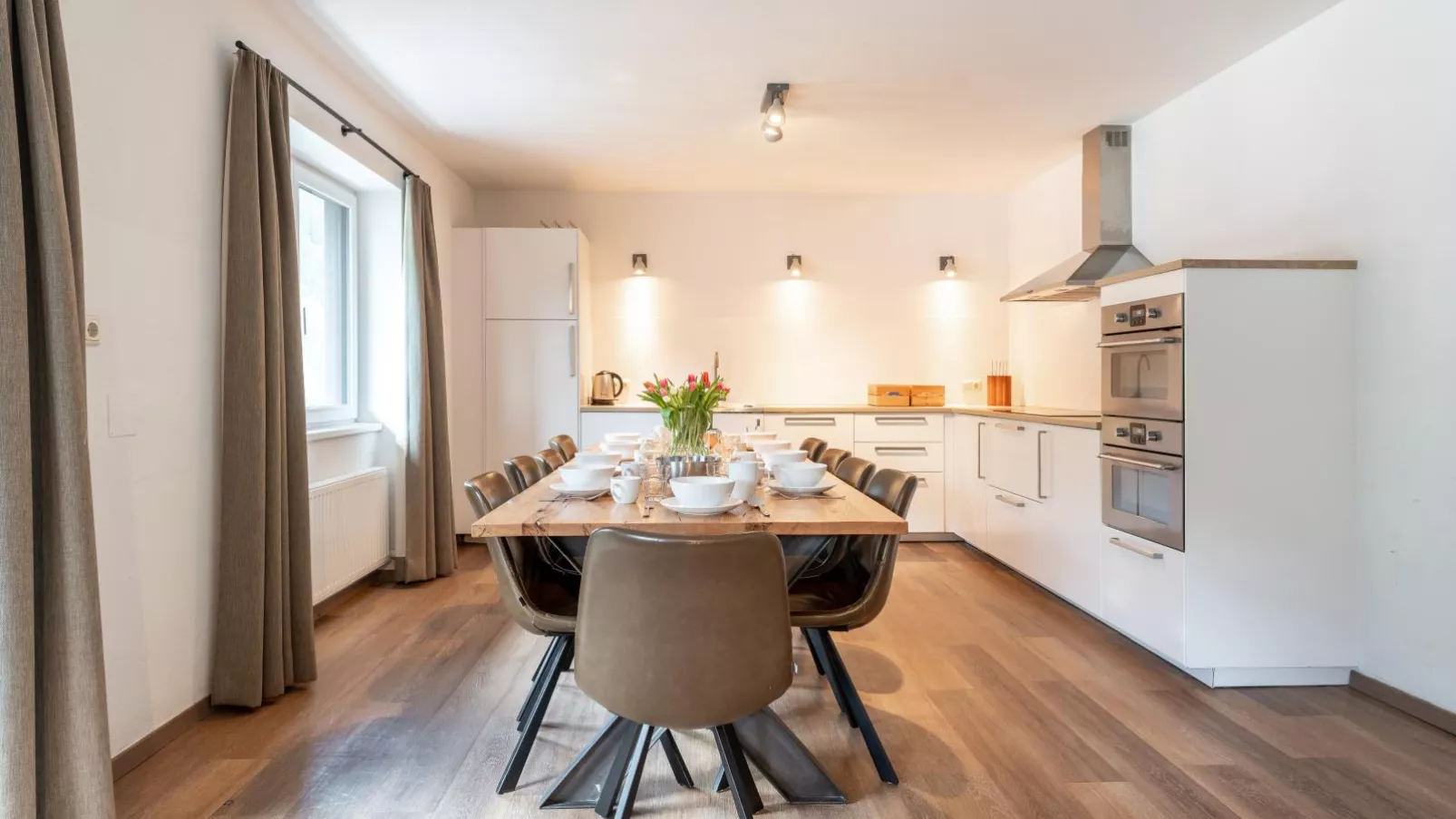 Heimelig L-Dining room
