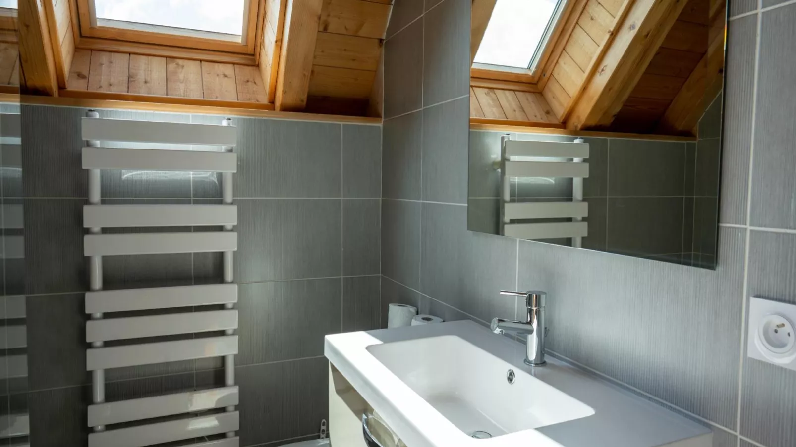 Gite Les Corbieres-Badezimmer