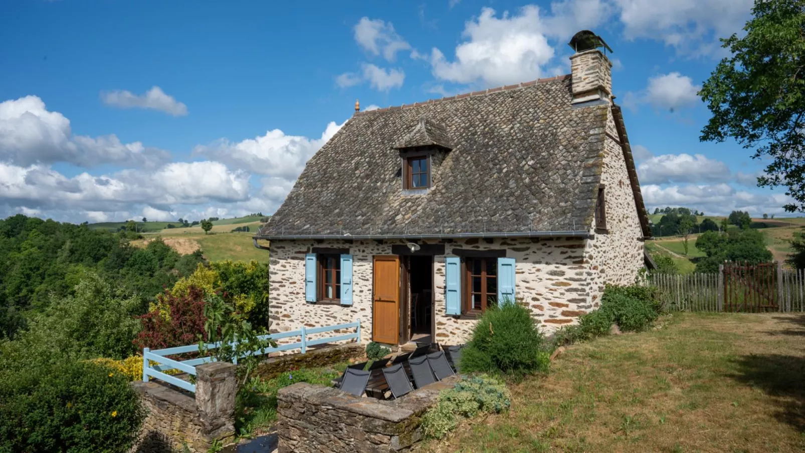 Gite Les Corbieres-Außenbereich Sommer