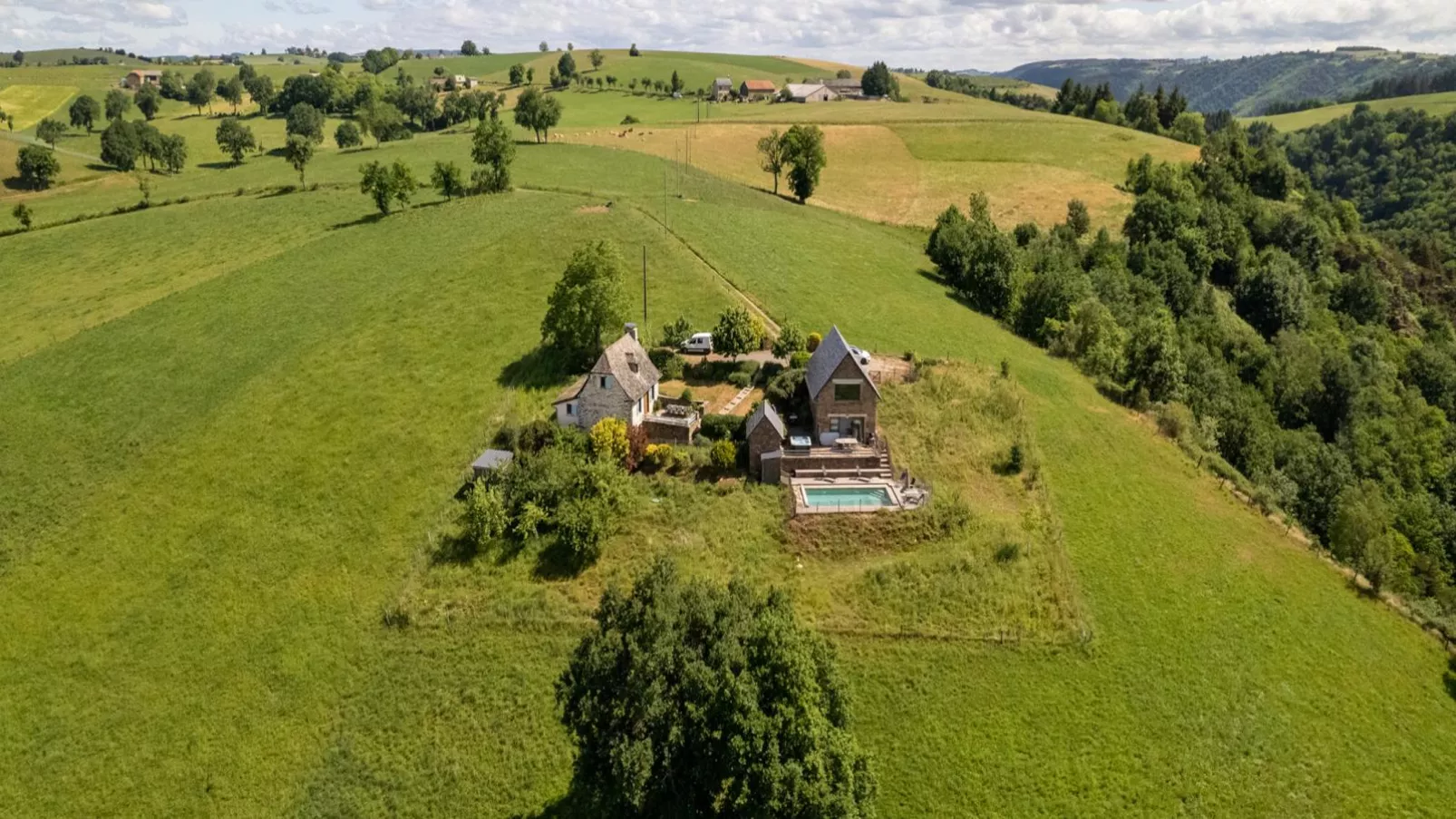 Gite Les Corbieres-Außenbereich Sommer