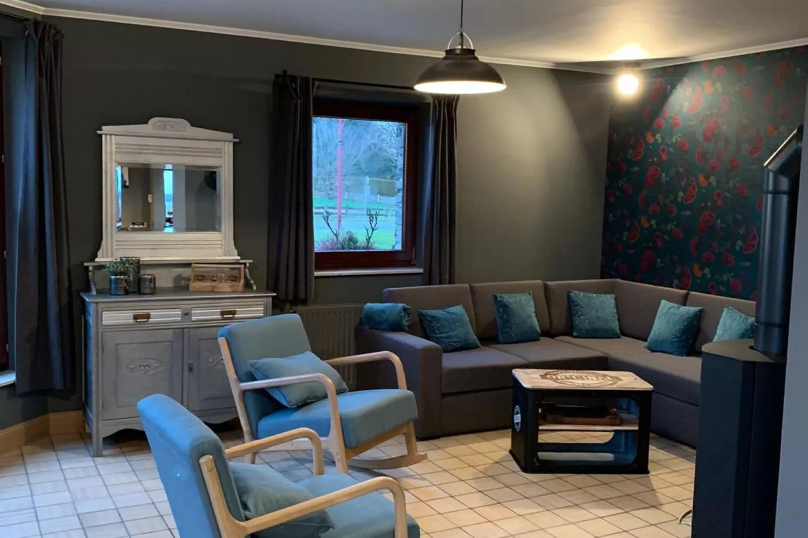 Chez Albert-Living room
