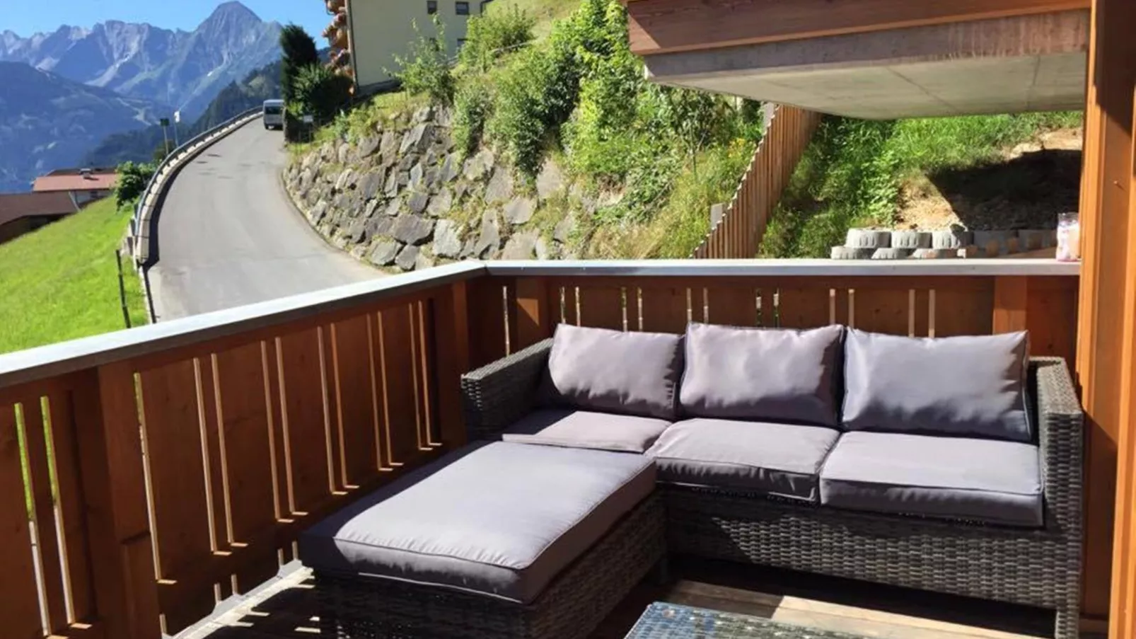 Hoog Hout-Terrace balcony