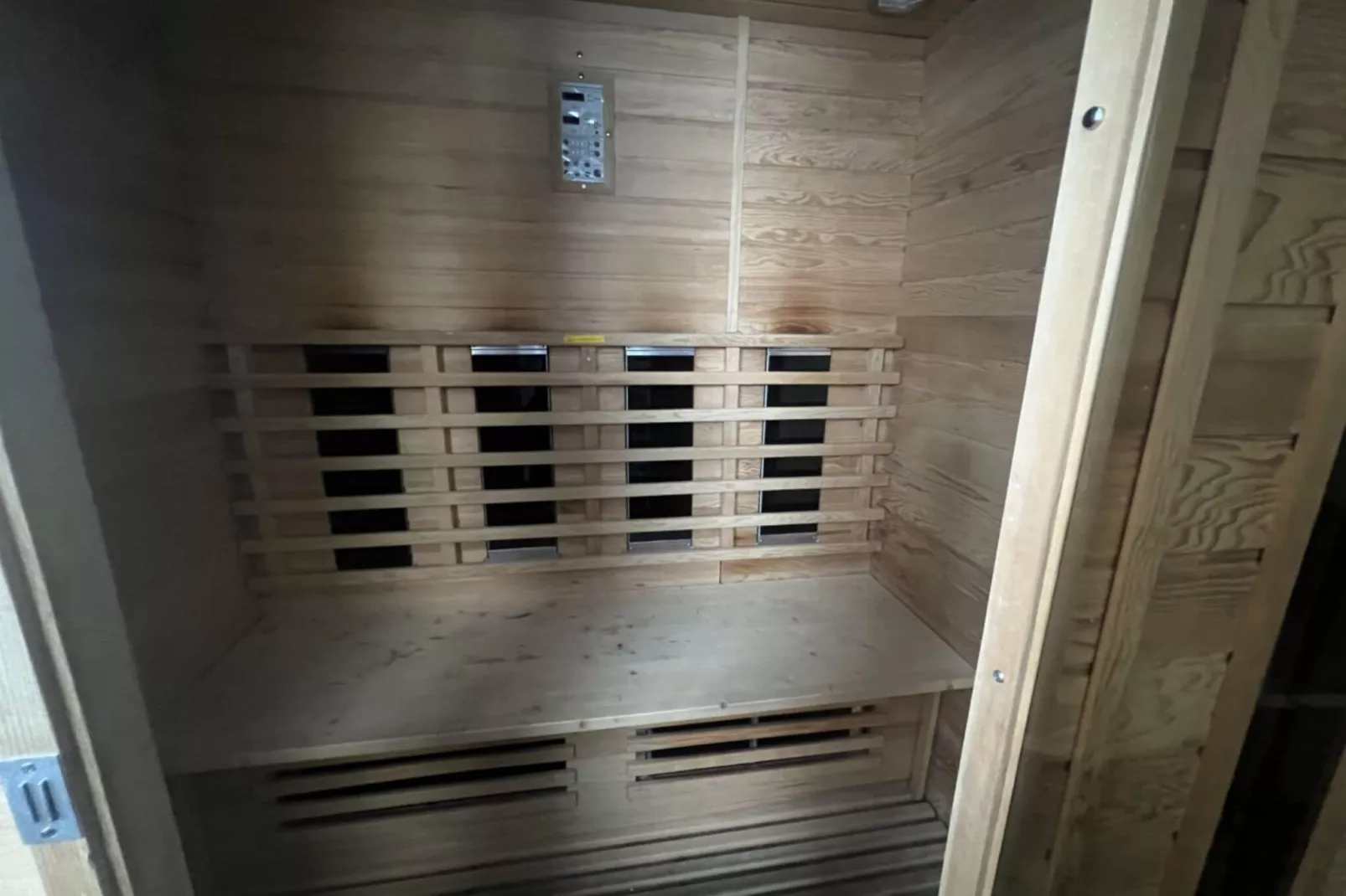 Magnifique maison de vacances pour 10 adultes avec pscine intérieure  Sauna Bains à remous et  Hamam-Bien-être