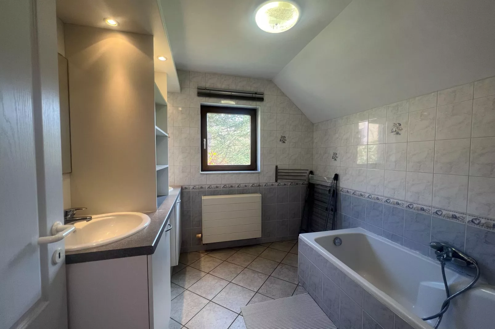 Magnifique maison de vacances avec piscine intérieur-Badezimmer