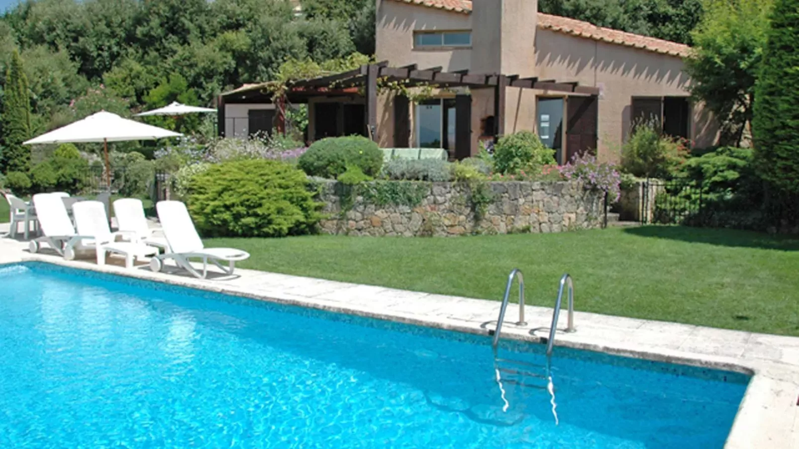 Maison l Arc-Exterior summer