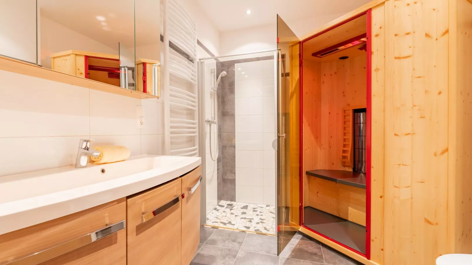 Vicky Apartment Large-Bathroom