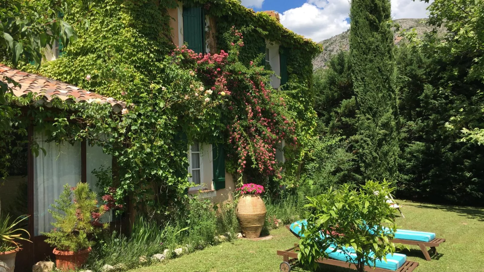 La petite maison de la ferme rose-Extérieur été