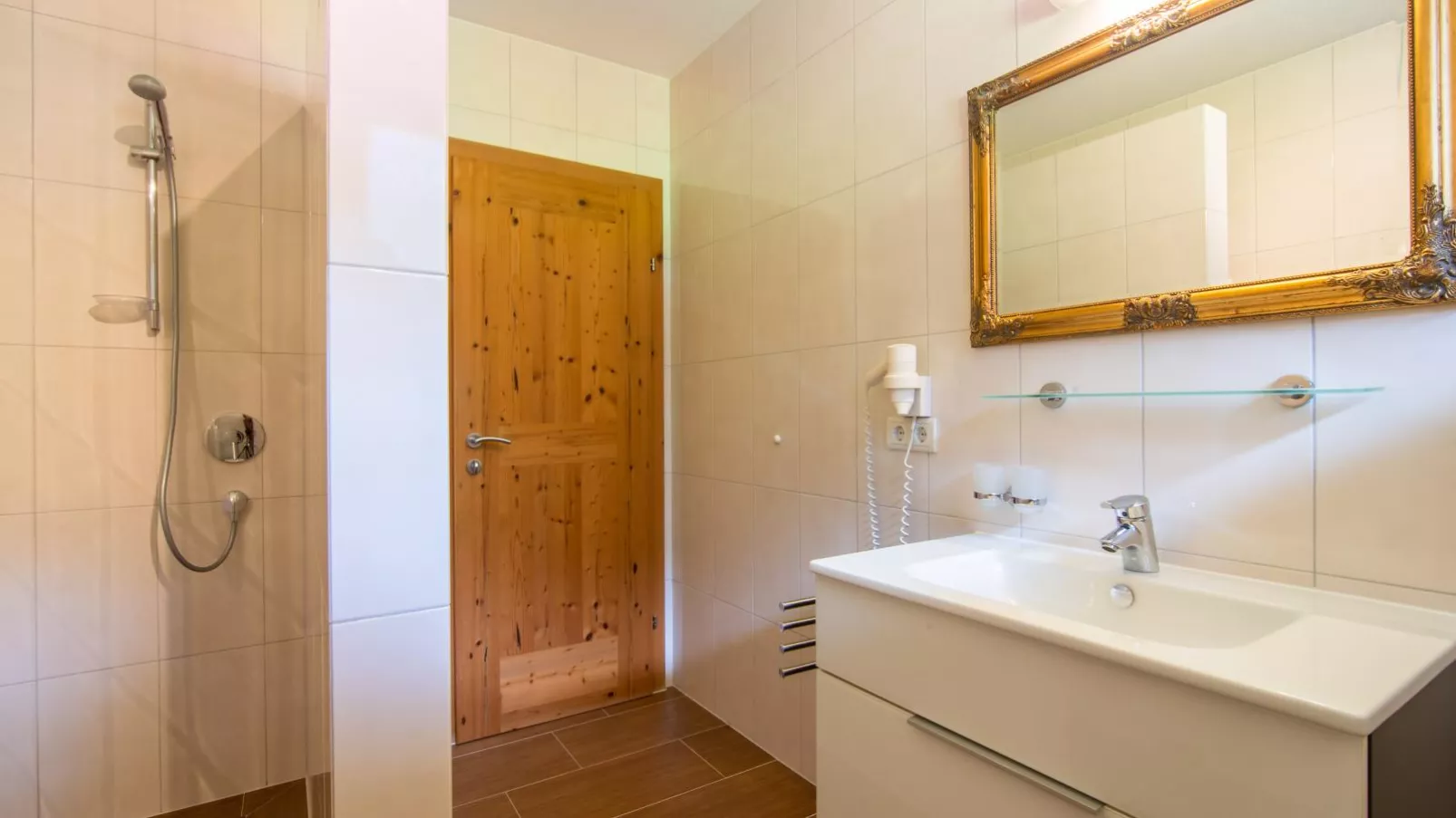 Blick zum Mayrhofen-Salle de bain