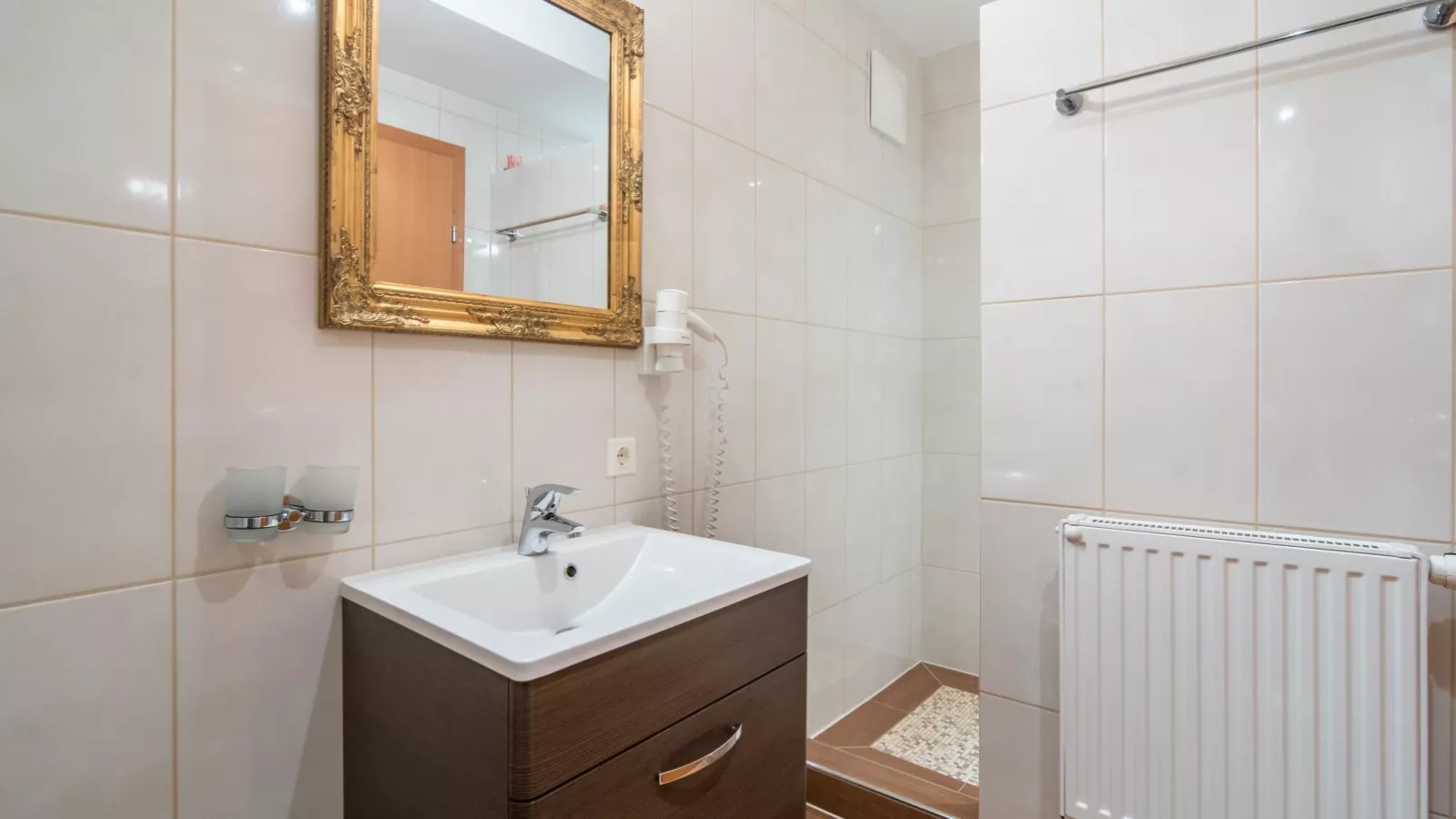 Blick zum Mayrhofen-Salle de bain