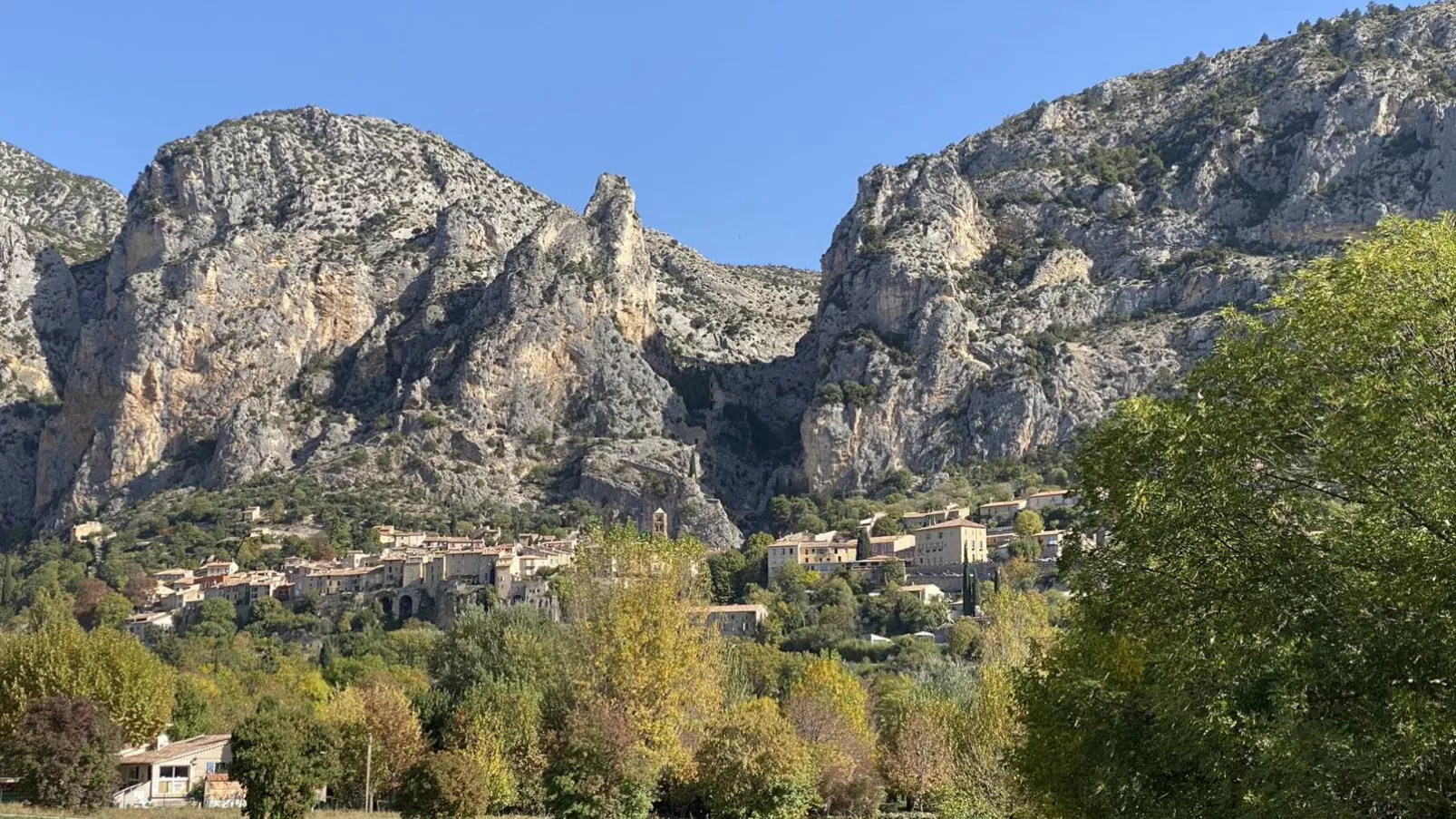 La petite maison de la ferme rose-Zones d'été à 5 km