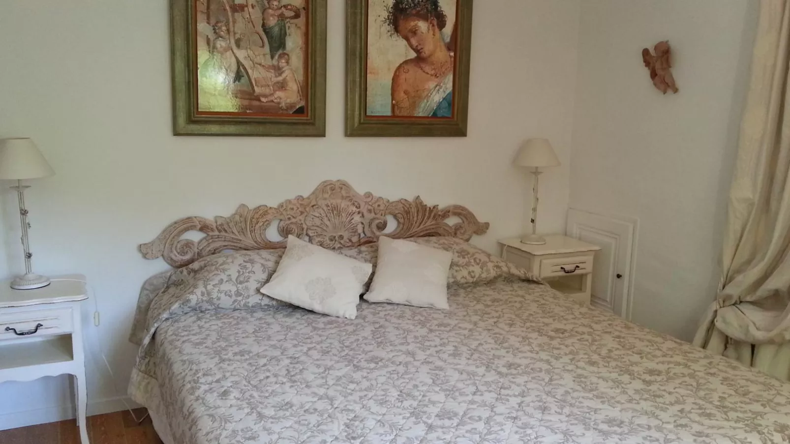 Alcalias-Bedroom