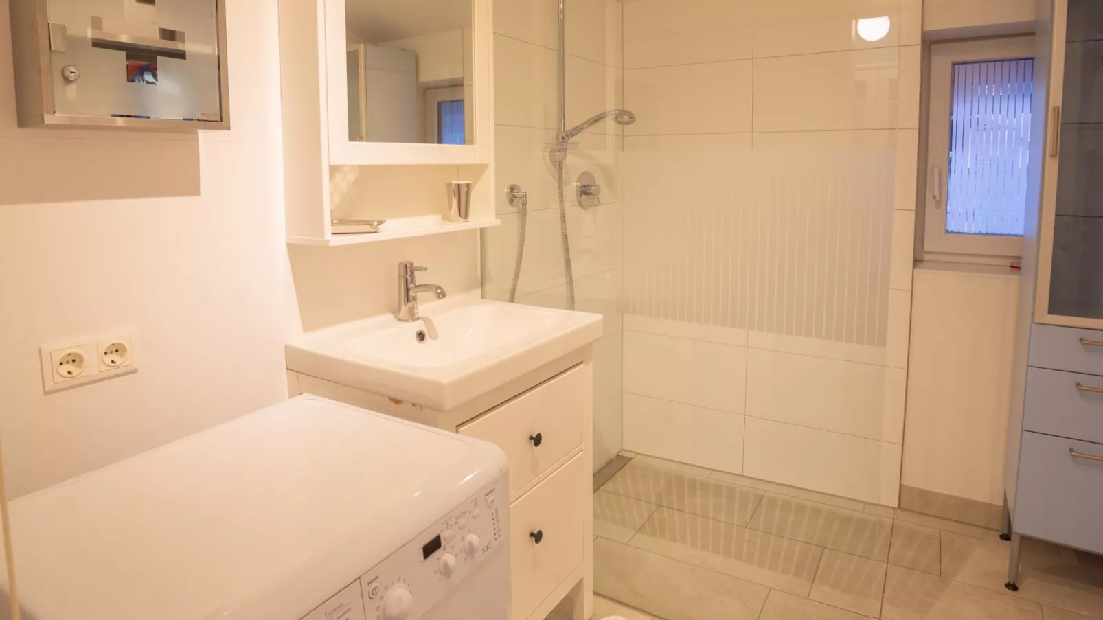 Rosenberger II-Bathroom