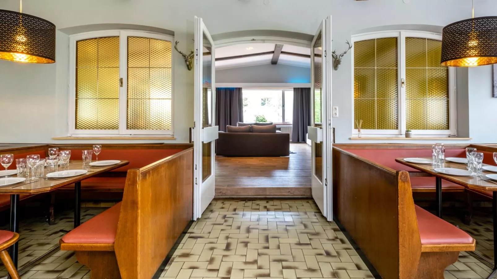 Haslau Large-Dining room