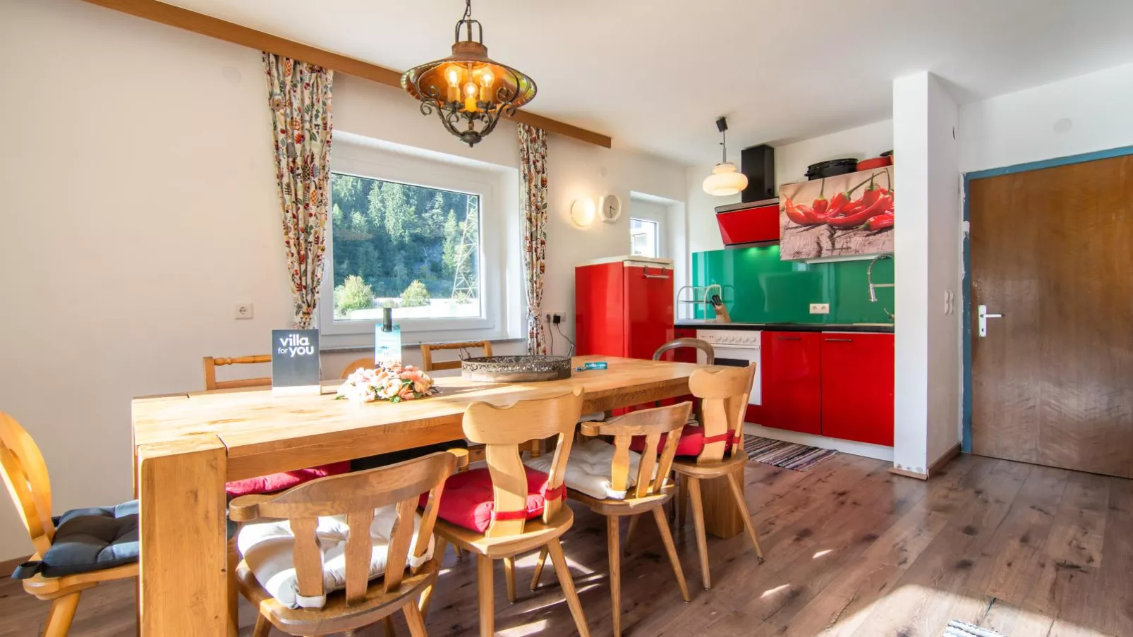 Regenbogenhaus-Dining room