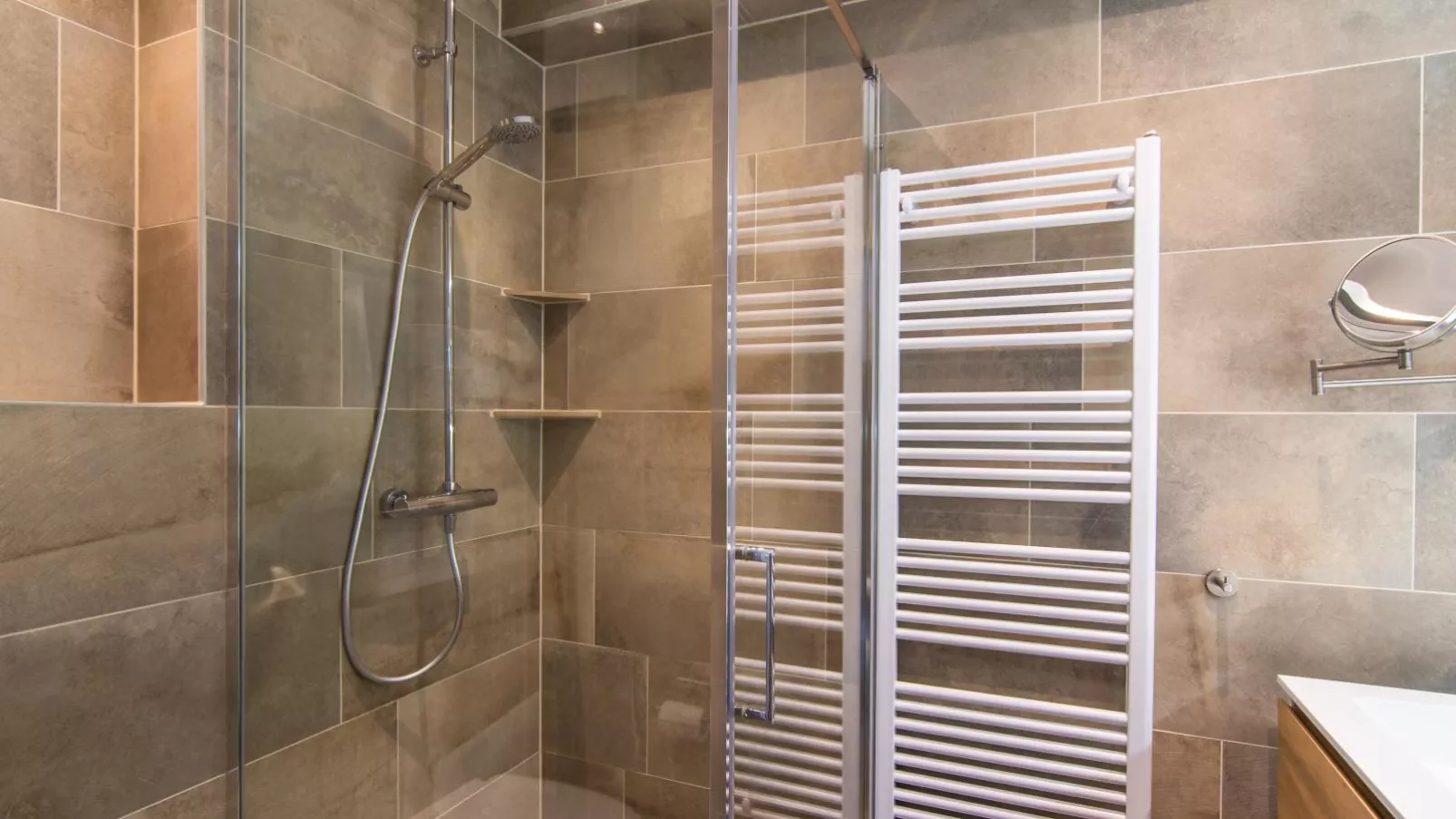 Chalet Sonnenalp-Bathroom