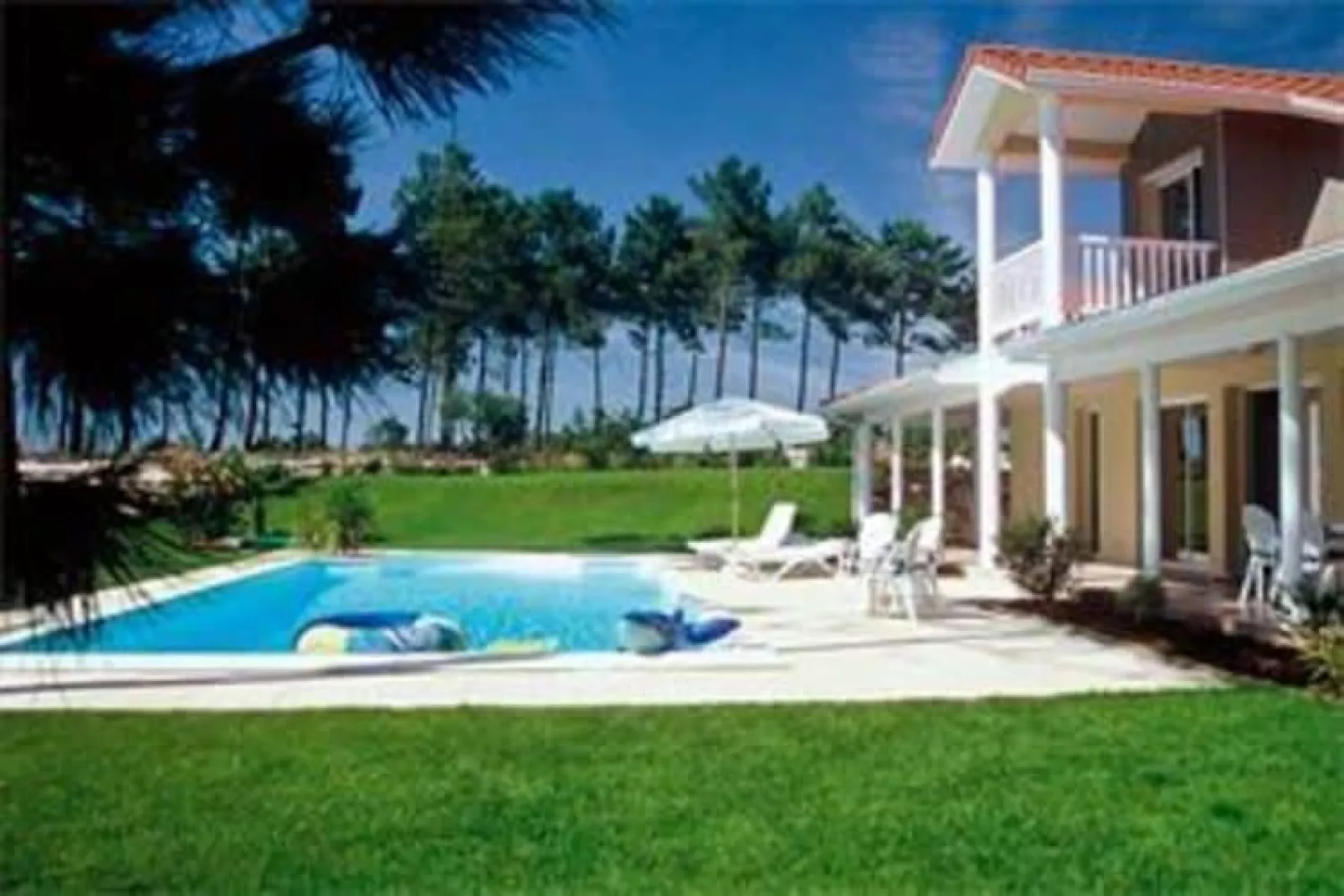 Eden Parc Golf 3-Exterior summer