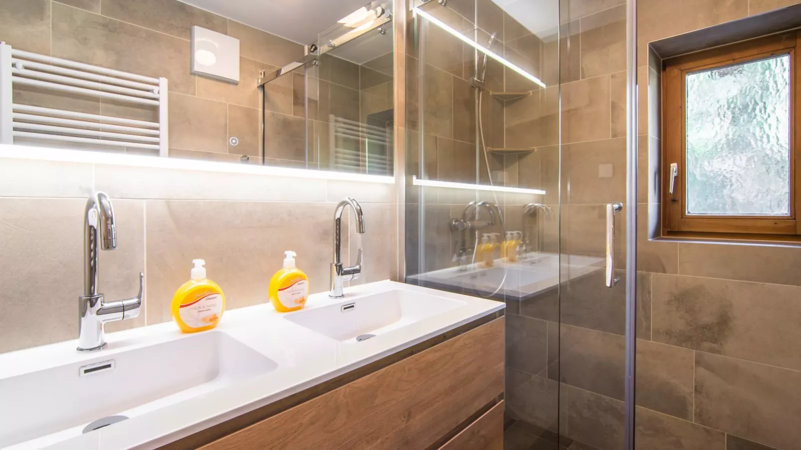 Chalet Sonnenalp-Bathroom