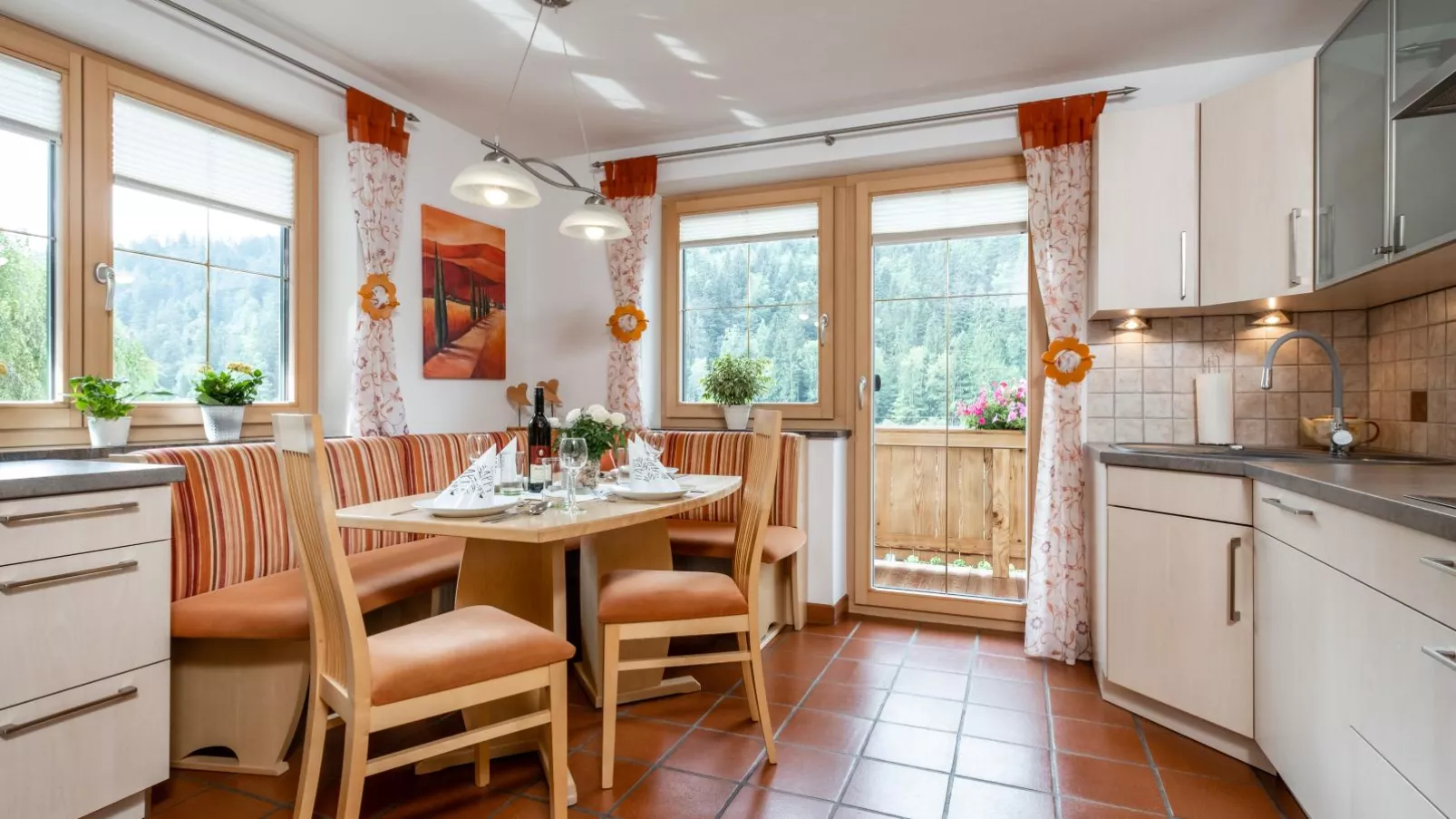 Haus am Waldrand-Dining room