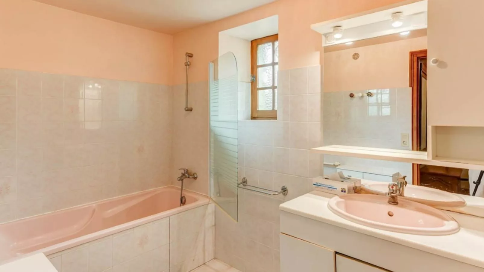 Le Tilleuil en Périgord-Bathroom
