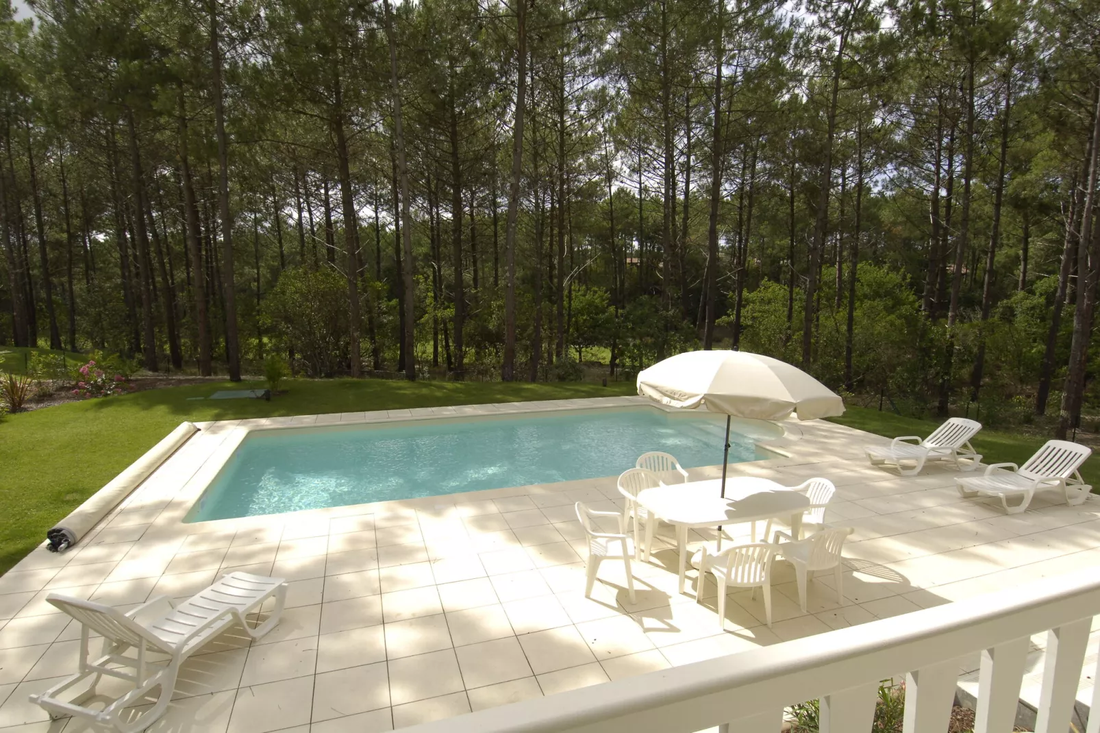 Eden Parc Golf 3-Exterior summer