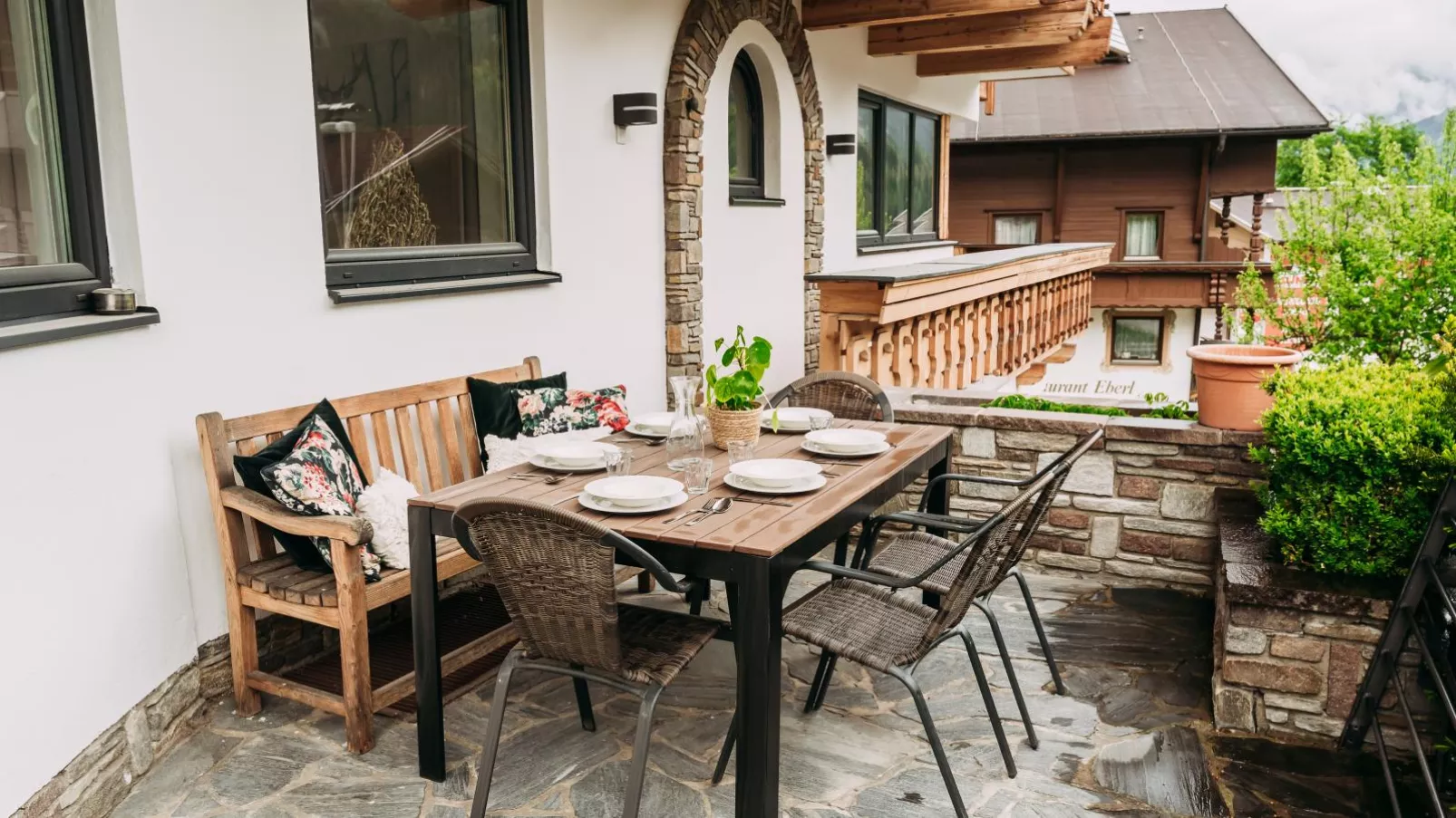 Rosenheim-Terrace balcony