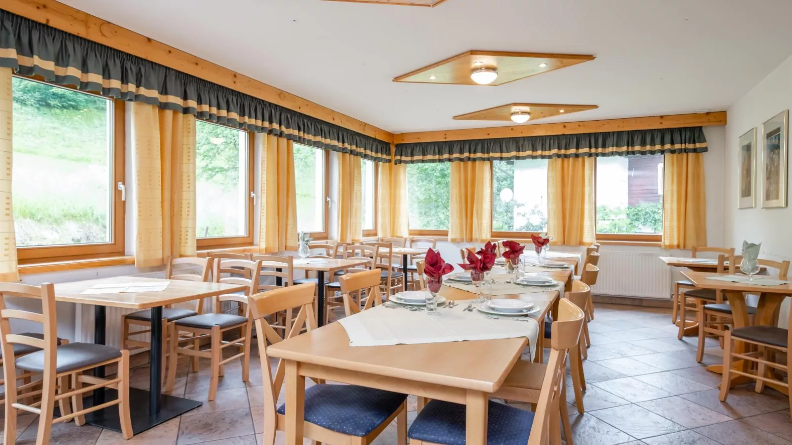 Mooshäusl Large-Dining room
