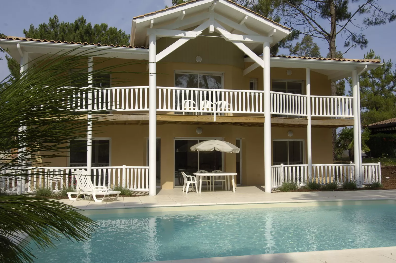 Eden Parc Golf 3-Exterior summer