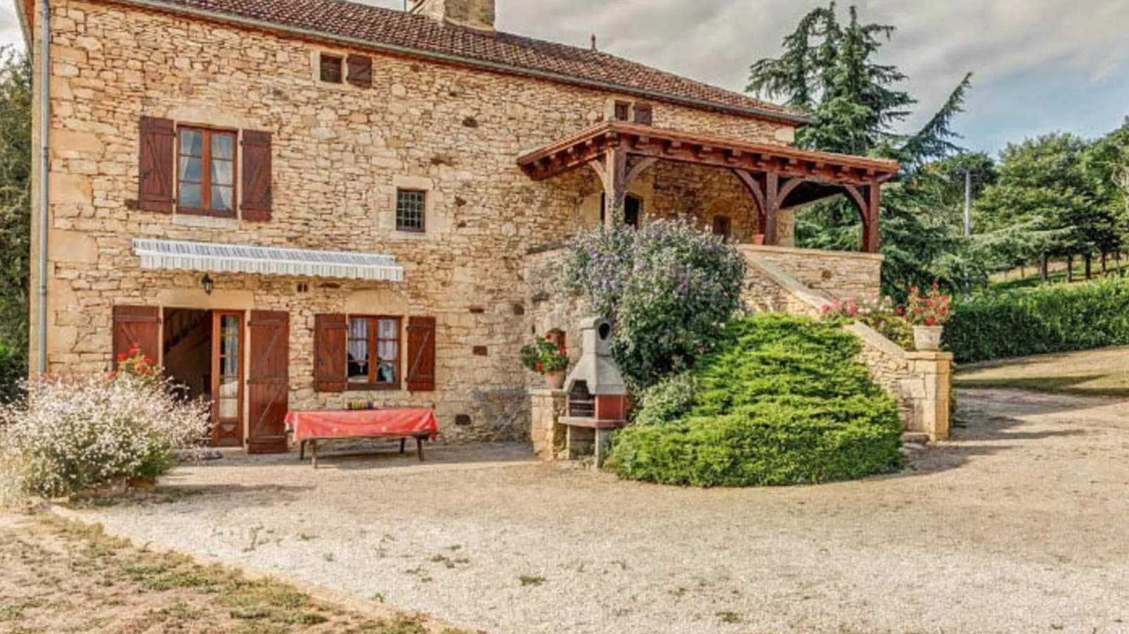 Gite Le Croix du Notaire-Exterior summer