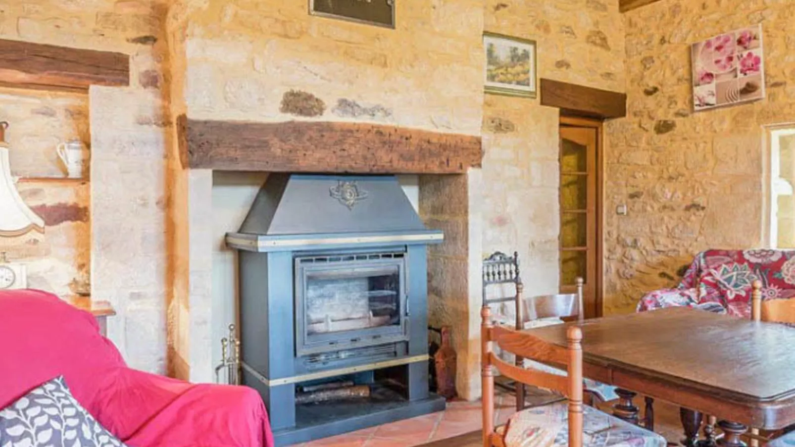Gite Le Croix du Notaire-Living room